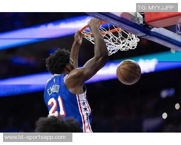 张佳玮分析76人恩比德哈登马克西如何在两年前败给绿军的原因